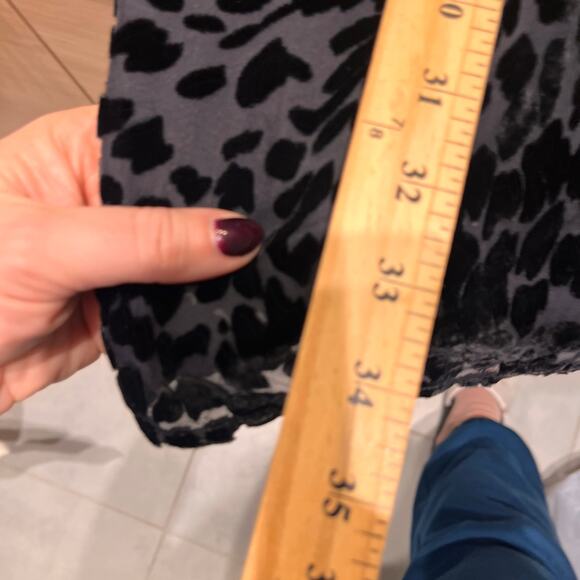 L'Agence for Barneys New York Black Embossed Short Sleeve Shift Dress Sz 4 - Picture 10 of 11